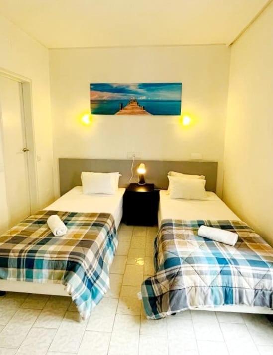 Central Atlantic Beach Guesthouse Costa da Caparica Exterior photo